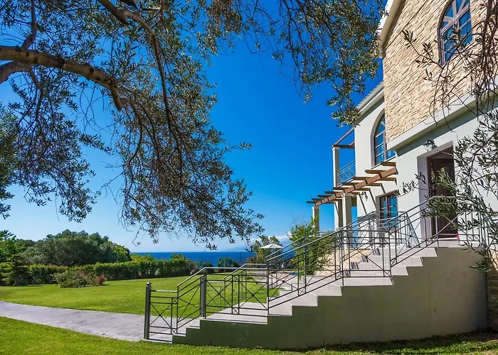 Filon Ktima Beachfront Upscale Karavádhos