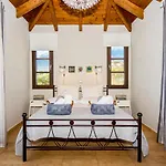 Filon Ktima Beachfront Upscale