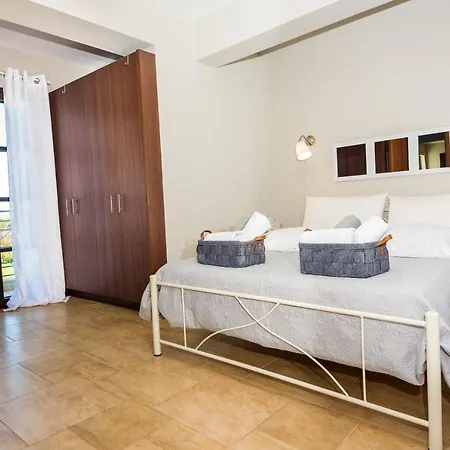 Вилла Filon Ktima Beachfront Upscale *
