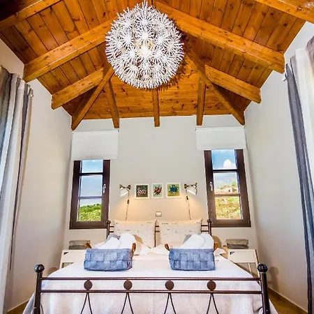 Filon Ktima Beachfront Upscale Villa