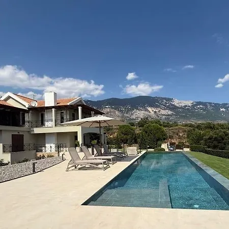 Вилла Filon Ktima Beachfront Upscale *