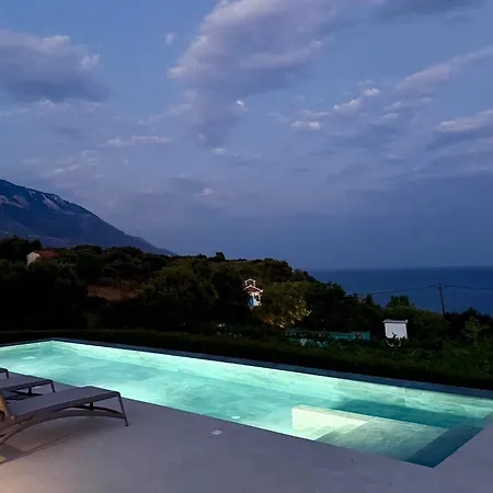 Filon Ktima Beachfront Upscale * Каравадос