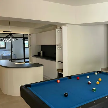 Filon Ktima Beachfront Upscale Вилла
