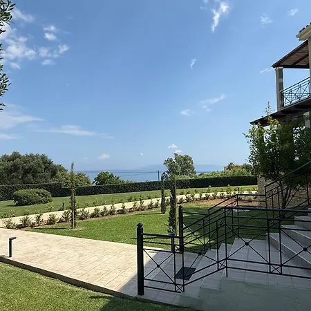 Filon Ktima Beachfront Upscale *