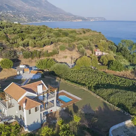 Filon Ktima Beachfront Upscale Villa *