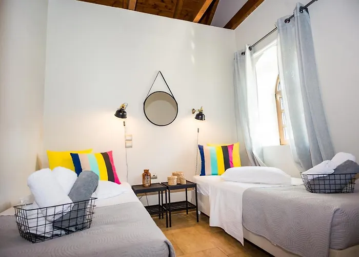 Filon Ktima Beachfront Upscale Karavados