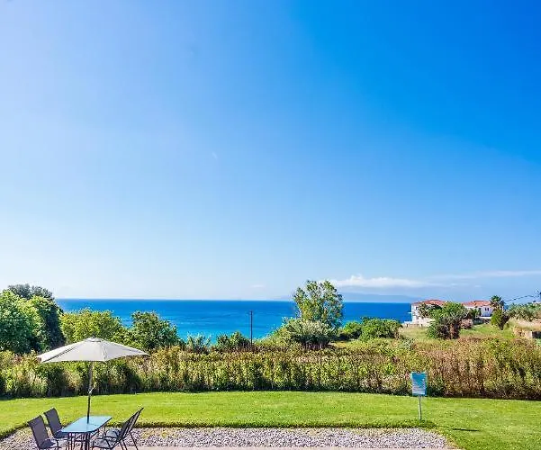 Filon Ktima Beachfront Upscale Karavados