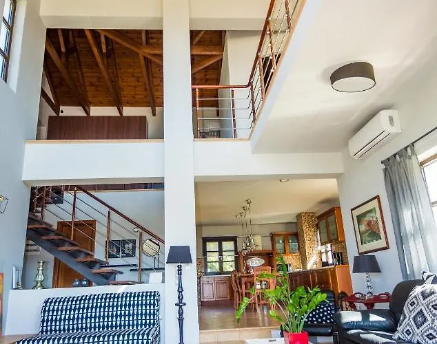 Villa Filon Ktima Beachfront Upscale Karavados