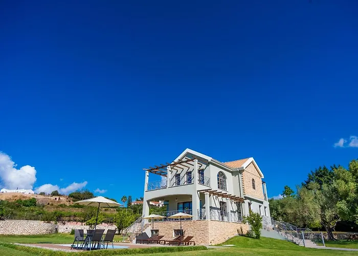 Filon Ktima Beachfront Upscale Villa