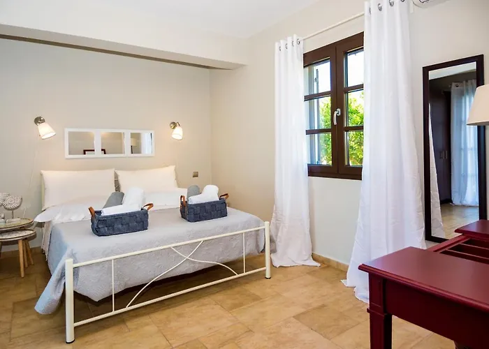 Filon Ktima Beachfront Upscale Villa Karavados