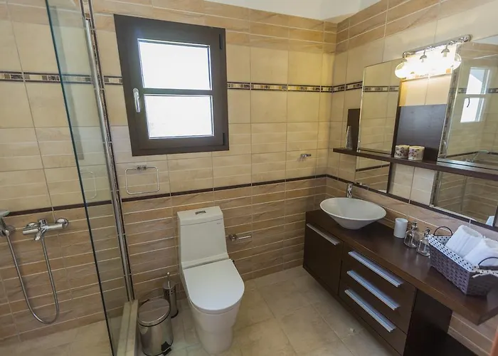 Villa Filon Ktima Beachfront Upscale *