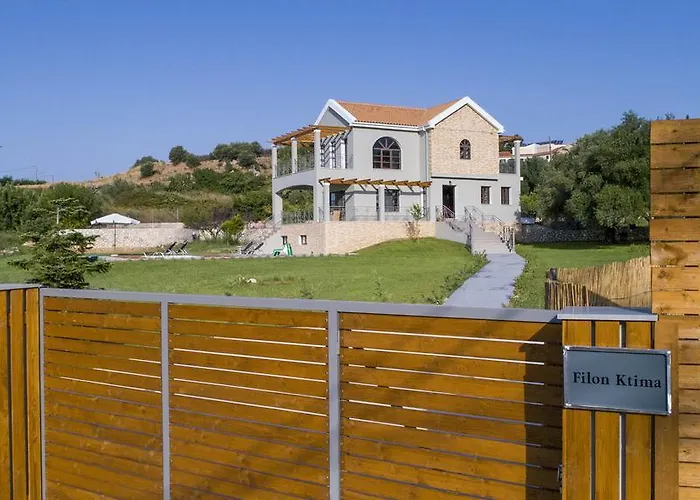 Filon Ktima Beachfront Upscale *